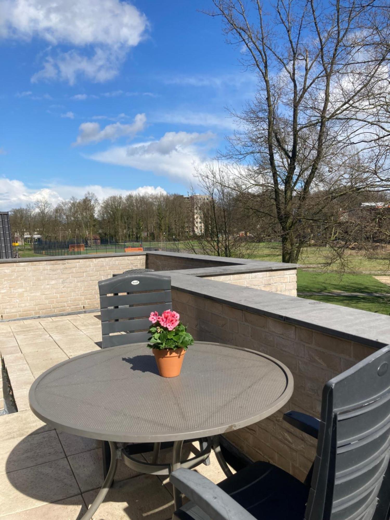 City Zen Apartment Enschede !Free Private Parking Exteriör bild